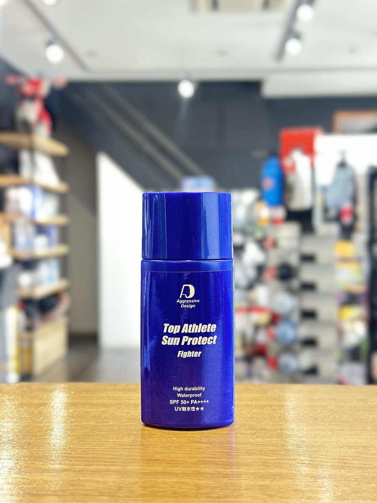 Top Athlete Sun Protect “Fighter”の商品アップ画像。夏ライドに絶対必要な汗に強い日焼け止め